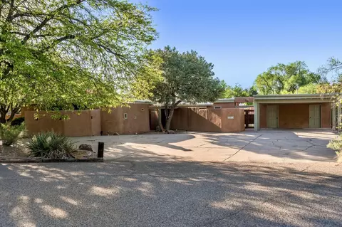 4000 Ivy Lawn Ct NW, Albuquerque, NM 87107