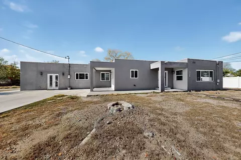 534 Muscatel Ave NE, Albuquerque, NM 87107