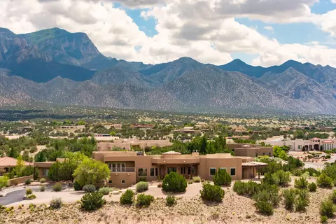 1 Dream Catcher Trl, Placitas, NM 87043