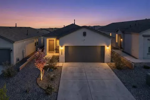 10650 Valedon Ln SW, Albuquerque, NM 87121