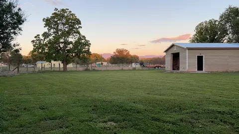8 Sierra Vista Ct, Peralta, NM 87042
