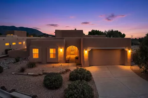 8203 Indigo Ct NE, Albuquerque, NM 87122