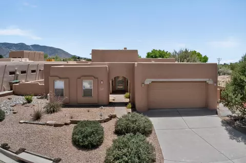 8203 Indigo Ct NE, Albuquerque, NM 87122