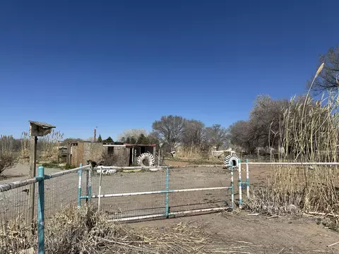 310 El Cerro Loop, Los Lunas, NM 87031