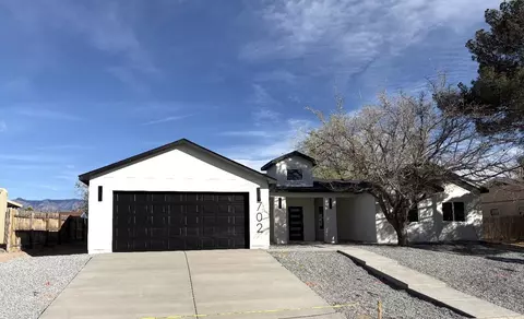 702 Rincon De Romos Dr SE, Rio Rancho, NM 87124