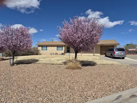 3601 33rd Cir SE, Rio Rancho, NM 87124