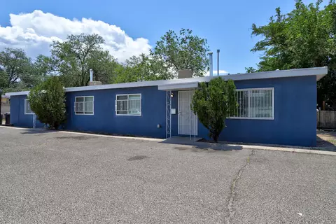 420 Alcazar St SE, Albuquerque, NM 87108
