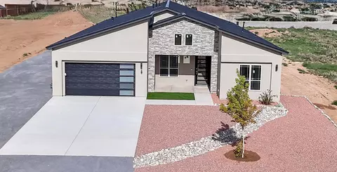 512 2nd St NE, Rio Rancho, NM 87124