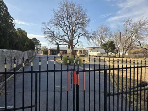 411 N Rubennie Pl NW, Albuquerque, NM 87114