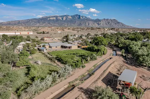 17 Llanito Rd, Bernalillo, NM 87004