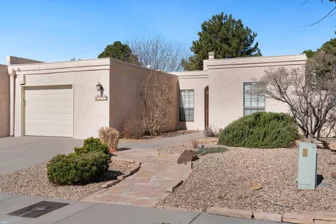 6109 Rio Hondo Dr NE, Albuquerque, NM 87109