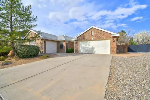 10219 Wickenburg St NW, Albuquerque, NM 87114