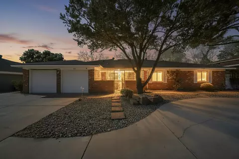 4909 Phyllis St NE, Albuquerque, NM 87109