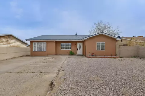 1233 Jenaro St SW, Albuquerque, NM 87121