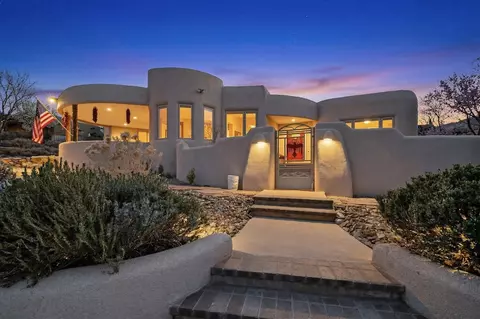 300 Mission Ridge Rd, Corrales, NM 87048