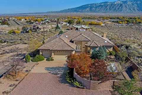 1 Coyote Canta Rd, Corrales, NM 87048