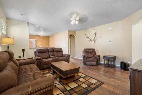 6701 Kayser Mill Rd NW, Albuquerque, NM 87114