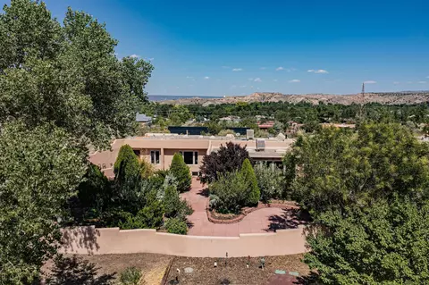 4 Athenas Way Apt Ab Way #A+B, Espanola, NM 87532