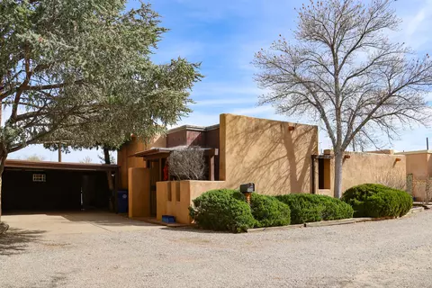 1013 Guadalupe Del Prado St NW, Albuquerque, NM 87107