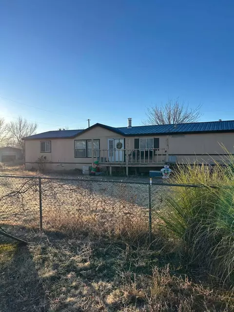 995 Harris Ave, Bosque Farms, NM 87068