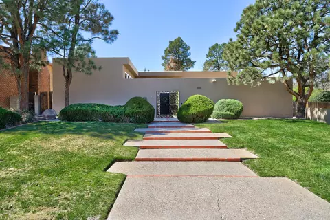1815 Princeton Dr NE, Albuquerque, NM 87106