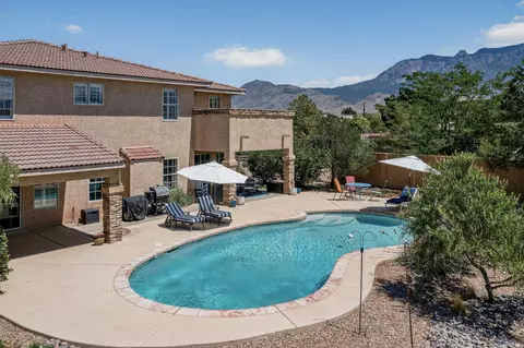9154 Oakland Ave NE, Albuquerque, NM 87122