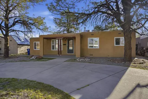 824 Monroe St NE, Albuquerque, NM 87110