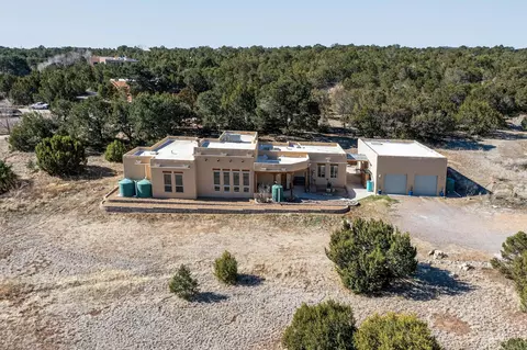 6 Naomi Dr, Tijeras, NM 87059