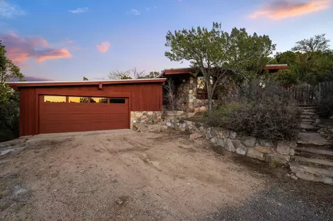 27 Eagle Trail Trl, Tijeras, NM 87059
