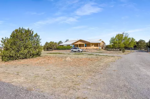 37 Sage Ln, Edgewood, NM 87015