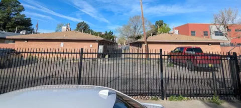 517 Palomas Dr SE, Albuquerque, NM 87108