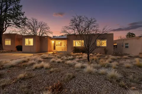 725 Monroe St NE, Albuquerque, NM 87110