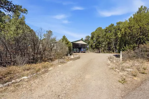14 Easy St, Tijeras, NM 87059