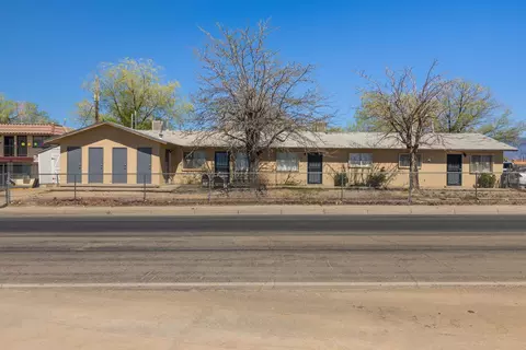 545 Dallas St SE, Albuquerque, NM 87108
