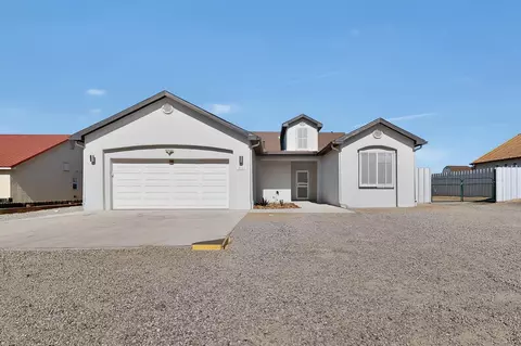 2161 Monterrey Rd NE, Rio Rancho, NM 87144