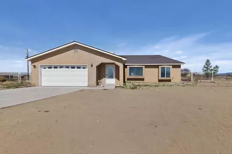 6 Songbird Ln, Los Lunas, NM 87031