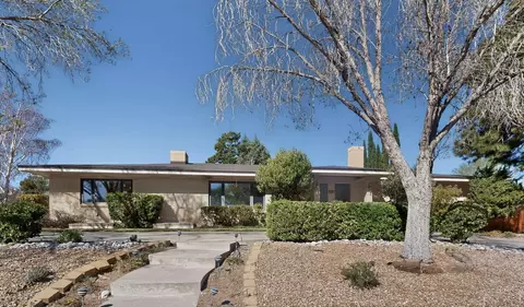 525 Sierra Dr SE, Albuquerque, NM 87108
