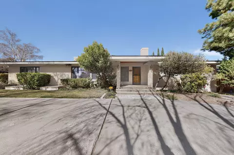 525 Sierra Dr SE, Albuquerque, NM 87108