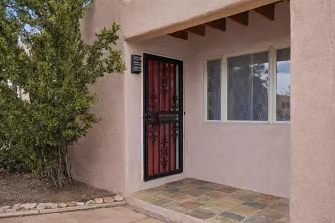 1506 Ridgecrest Dr SE, Albuquerque, NM 87108