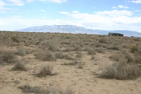 16 6th St NE, Rio Rancho, NM 87124