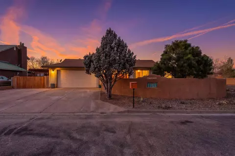 10317 La Paz Dr NW, Albuquerque, NM 87114