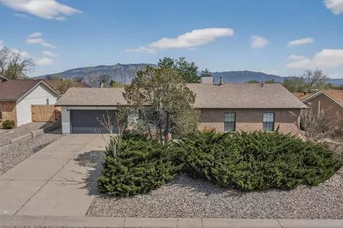 106 Arizona Sunset Rd NE, Rio Rancho, NM 87124