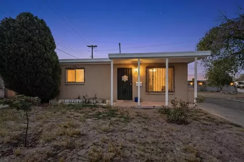 1520 Gerald Ave SE, Albuquerque, NM 87106
