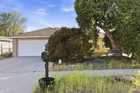 1121 Willow Ct SE, Los Lunas, NM 87031