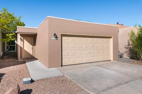 5521 Overlook Dr NE, Albuquerque, NM 87111