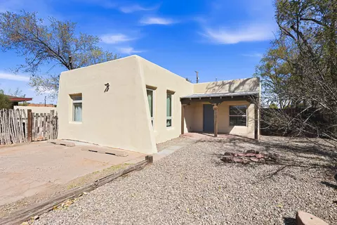 212 S 5th St, Belen, NM 87002