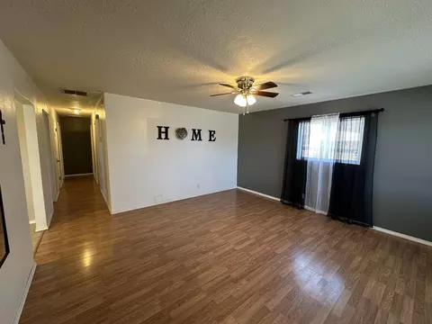 6209 Sunset Gardens Rd SW, Albuquerque, NM 87121
