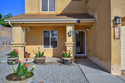 920 Colibri Ave NW, Los Lunas, NM 87031