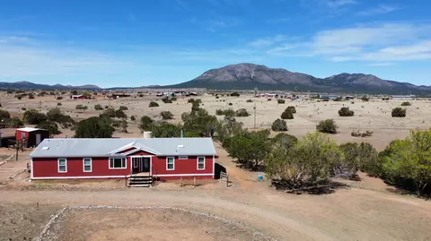 81 Nugent Rd, Edgewood, NM 87015