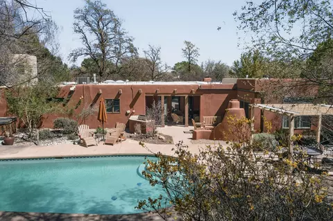 2416 Arbor Rd NW, Albuquerque, NM 87107